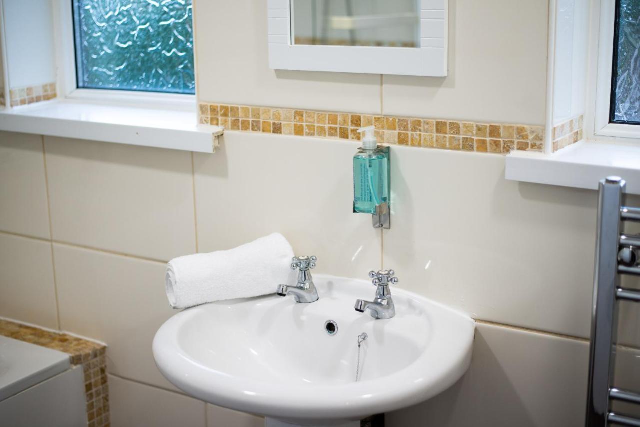 Private Parking, Garden, Close To Beach! Swansea Exterior photo